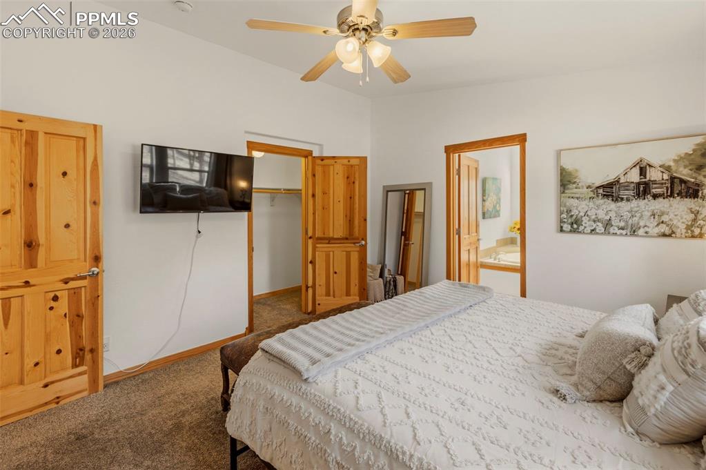 Image 14 of 47: Bedroom