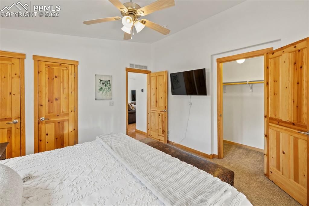 Image 15 of 47: Bedroom