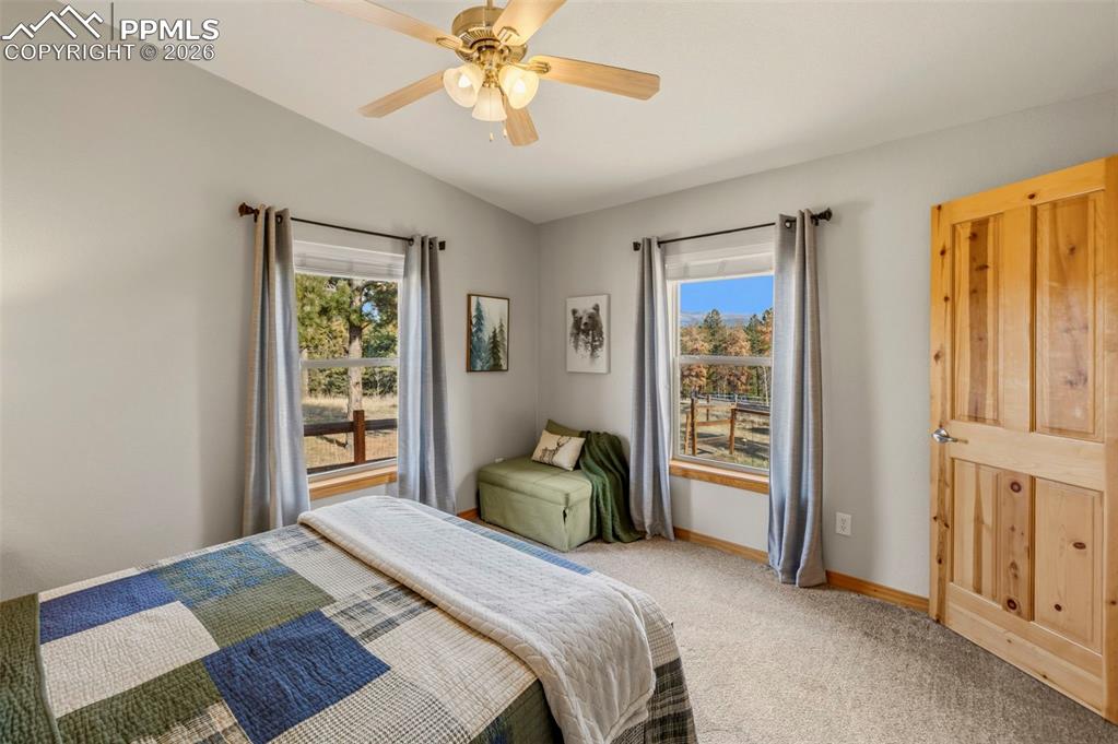 Image 22 of 47: Bedroom