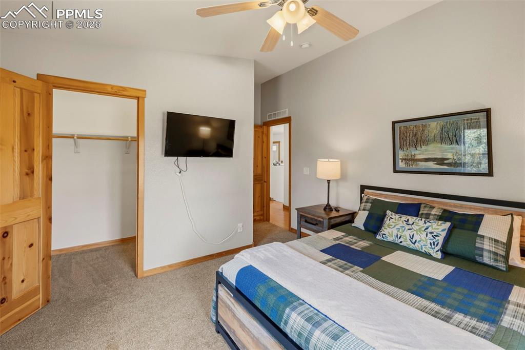 Image 23 of 47: Bedroom