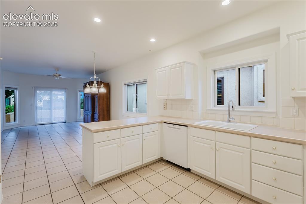 Image 11 of 48: Kitchen