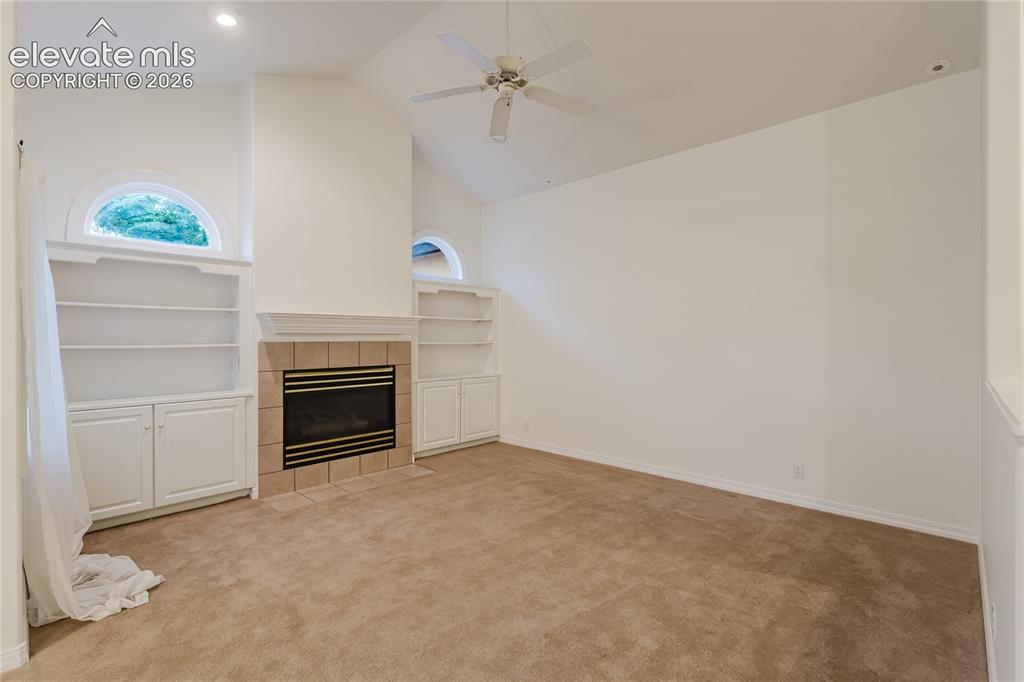Image 18 of 48: Living Room