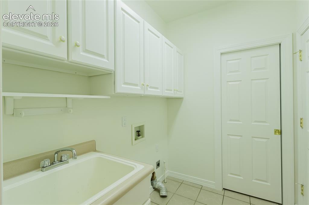 Image 7 of 48: Laundry