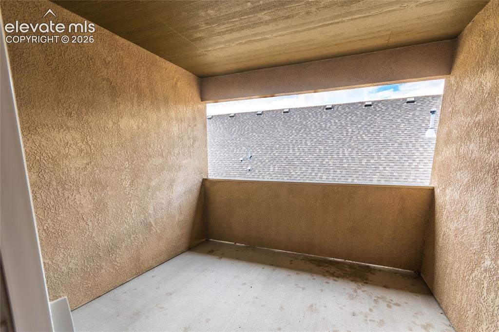 Image 11 of 46: Balcony