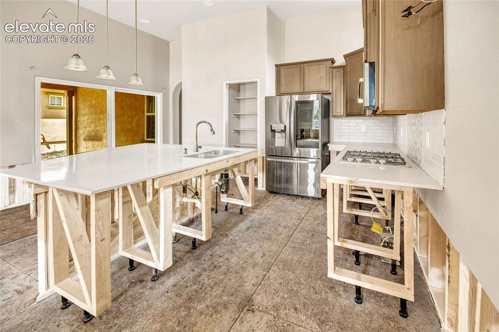 Image 17 of 46: Kitchen