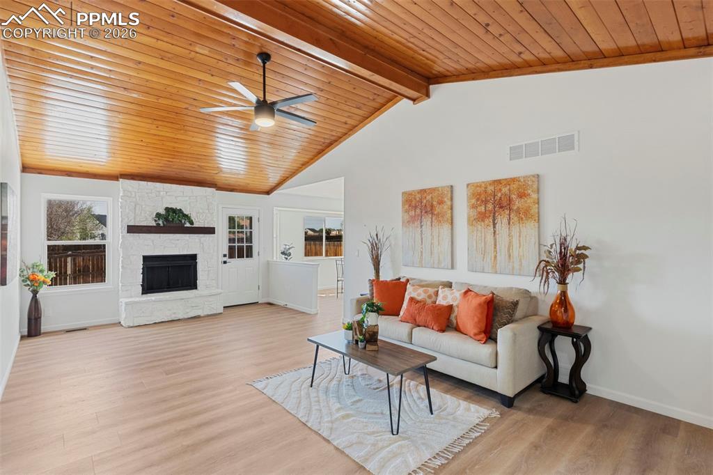 Image 4 of 32: No Description Available