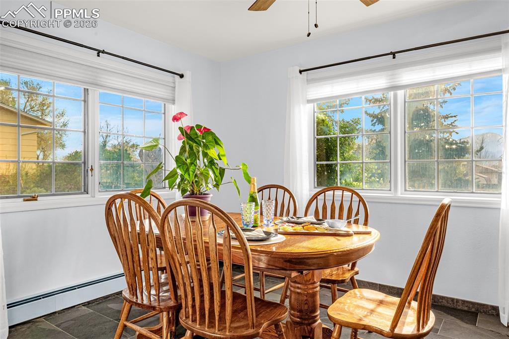 Image 12 of 45: Dining Area