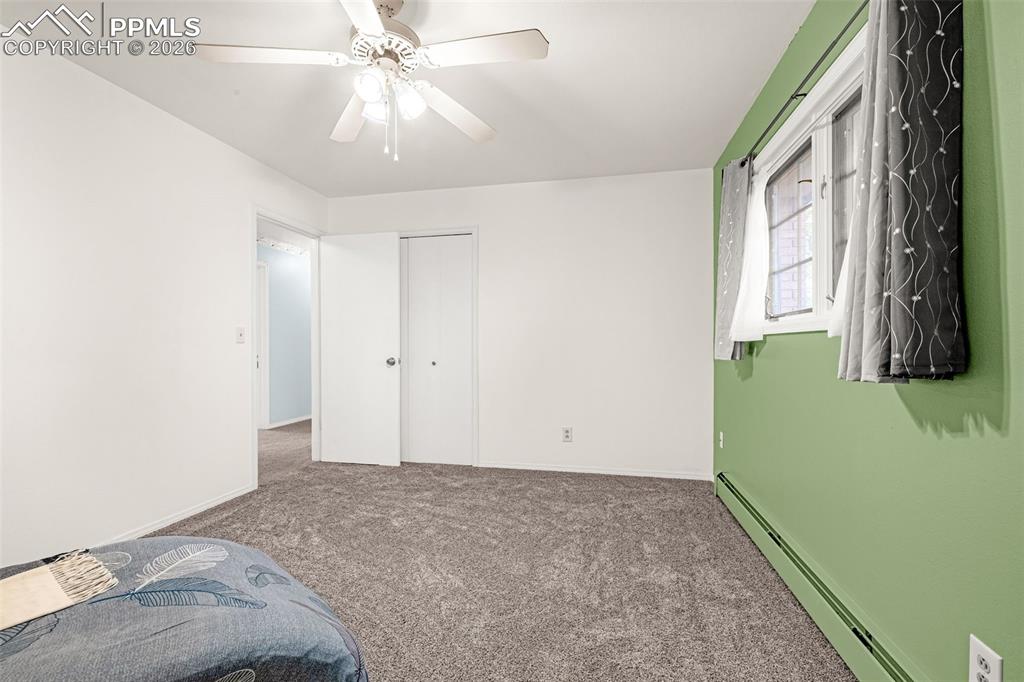 Image 26 of 45: Bedroom