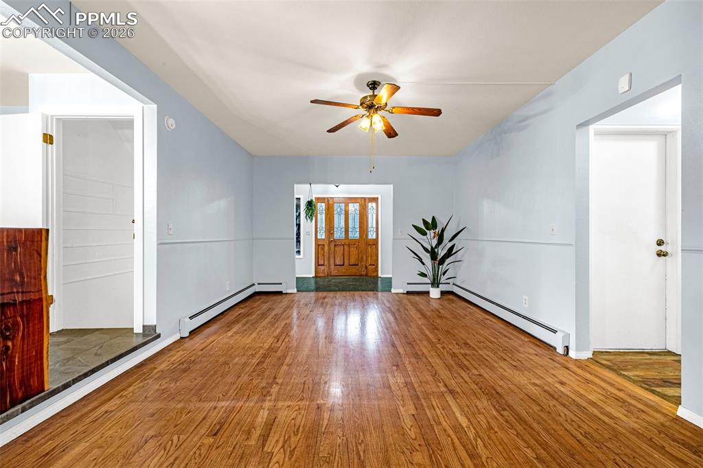 Image 3 of 45: Entry