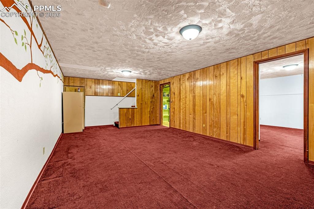 Image 33 of 45: Rec Room