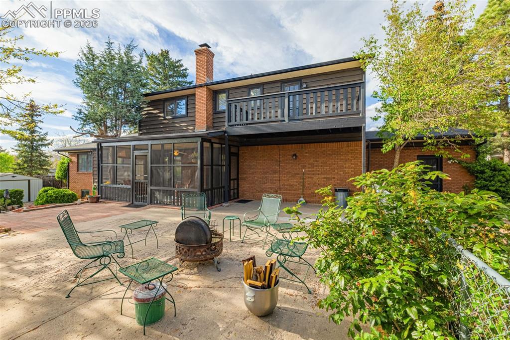 Image 35 of 45: Backyard firepit 