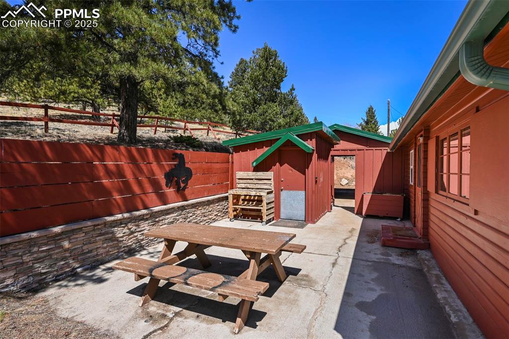 Image 24 of 39: Patio