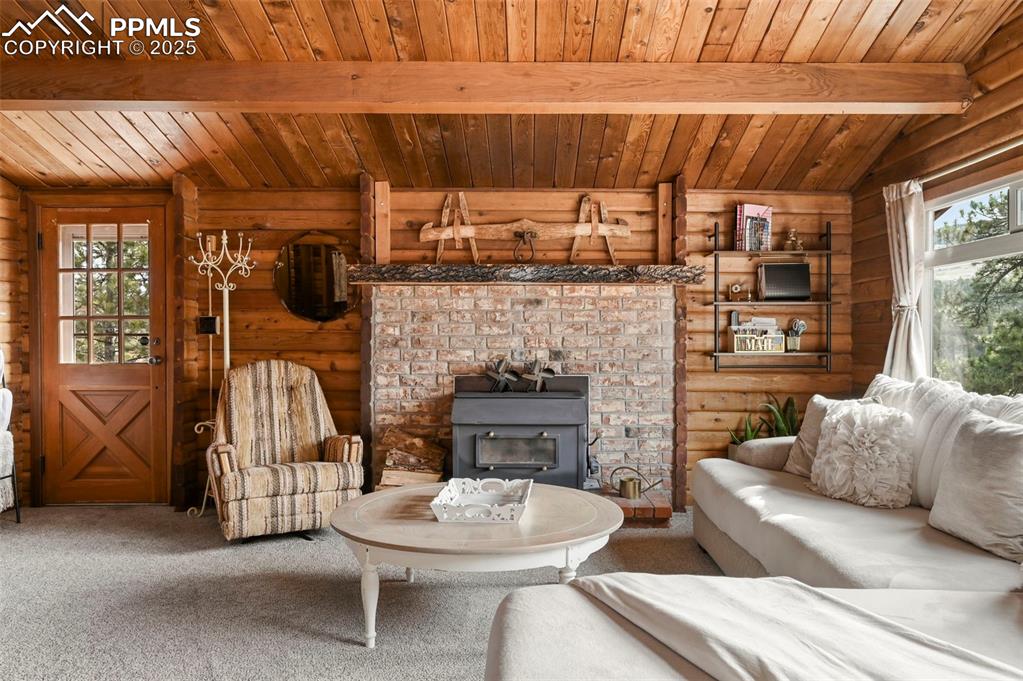 Image 7 of 39: Living Room