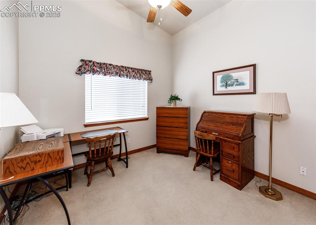 Image 24 of 50: Office