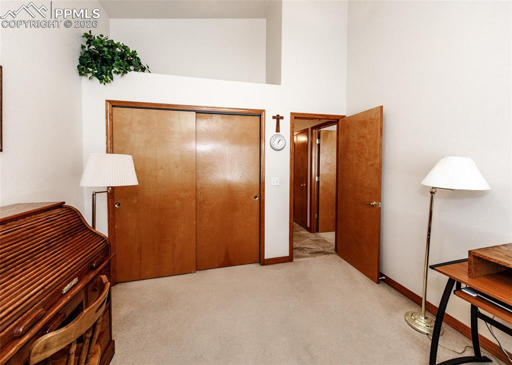 Image 25 of 50: Bedroom