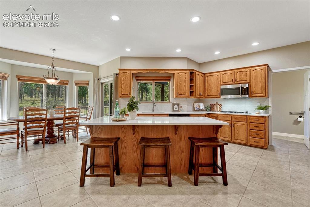 Image 11 of 50: Kitchen