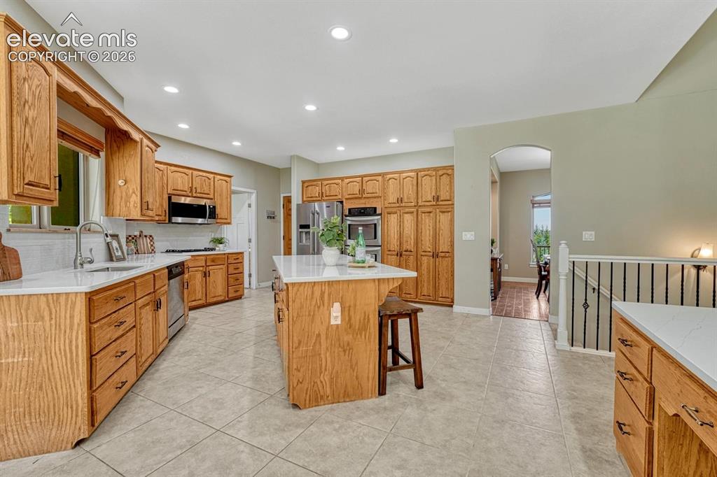 Image 8 of 50: Kitchen