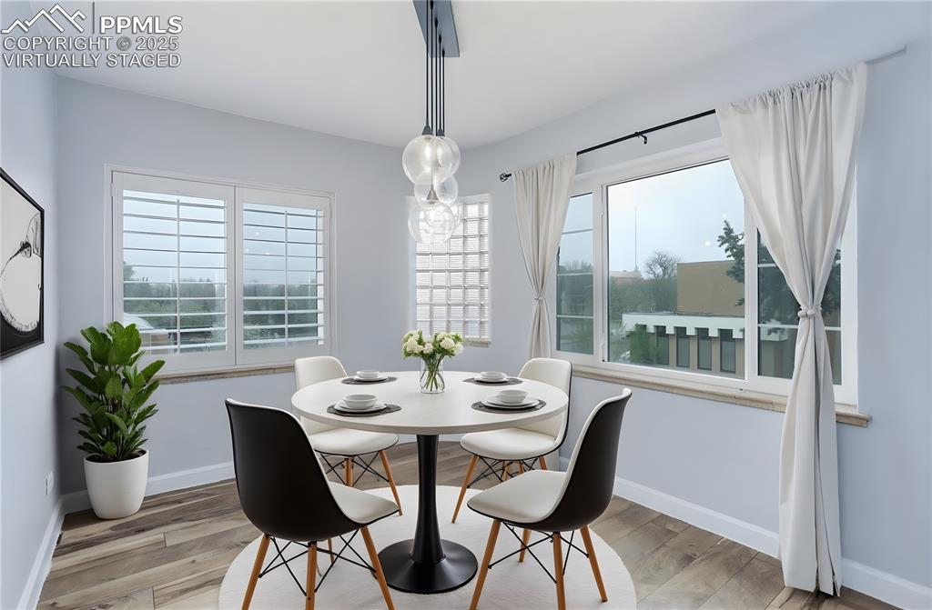 Image 11 of 37: Virtually staged Dining Area
