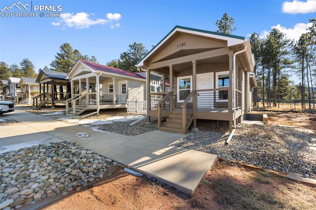 Image 1 of 15: Front of House.