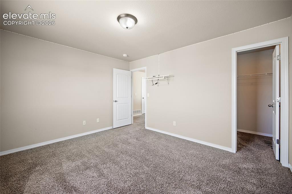 Image 26 of 38: Upstairs Bedroom #3