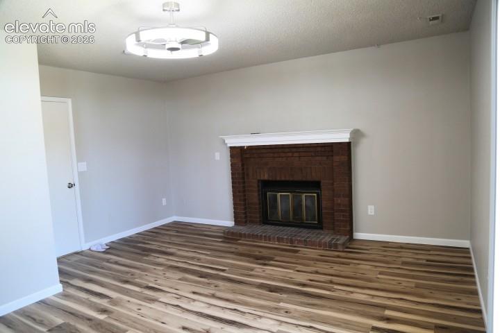 Image 13 of 23: Living Room
