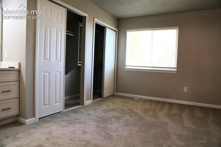 Image 23 of 23: Bedroom