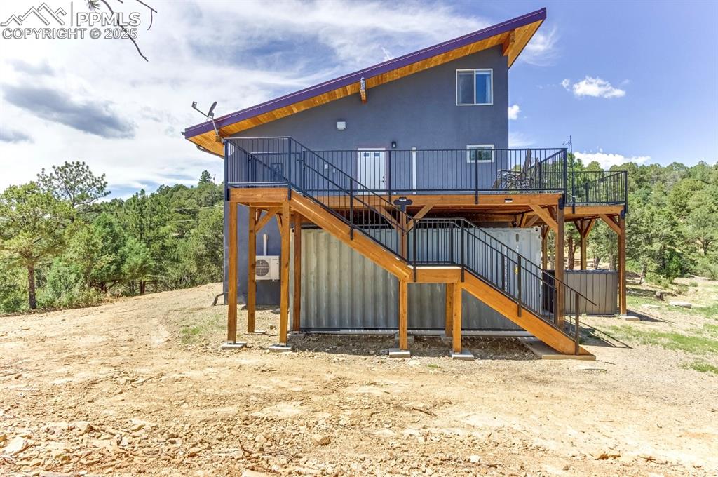 Image 11 of 47: Back of Structure