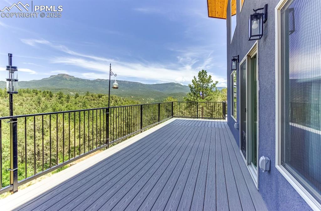 Image 14 of 47: Deck