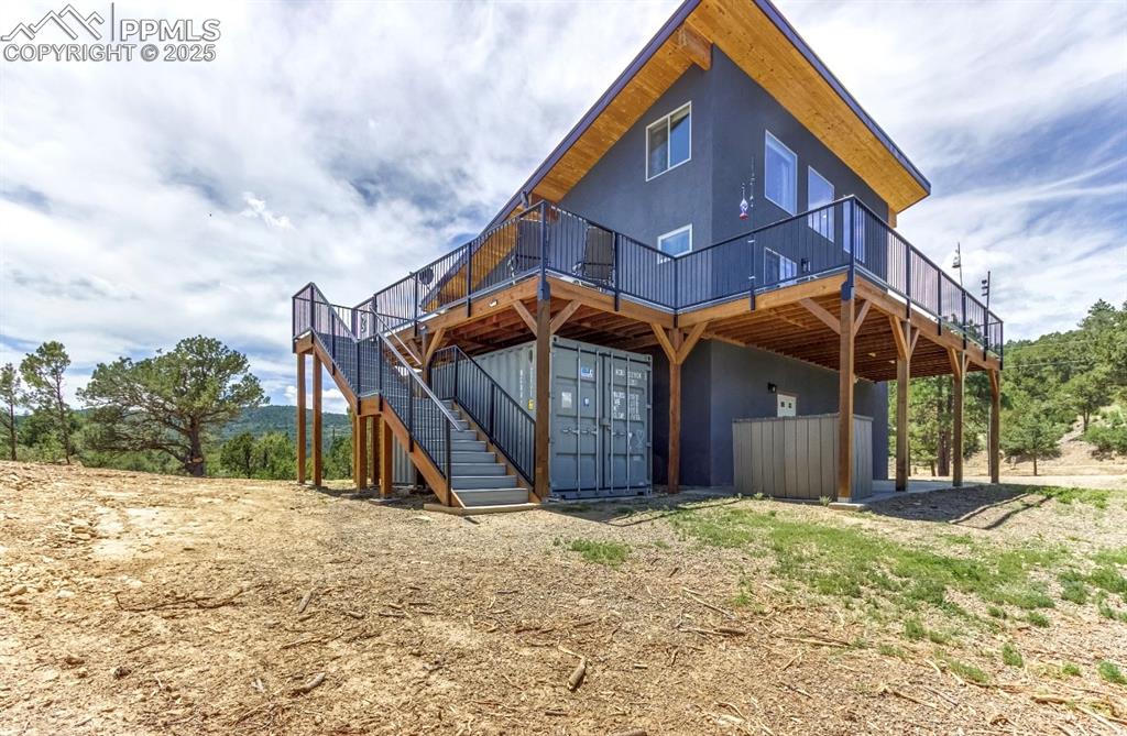 Image 8 of 47: Back of Structure
