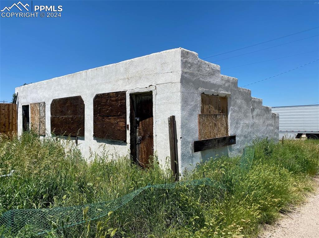 Image 2 of 3: View of home