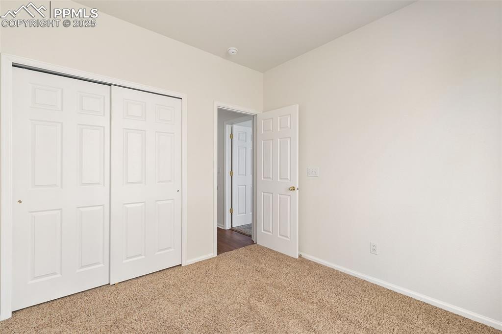 Image 18 of 28: Bedroom