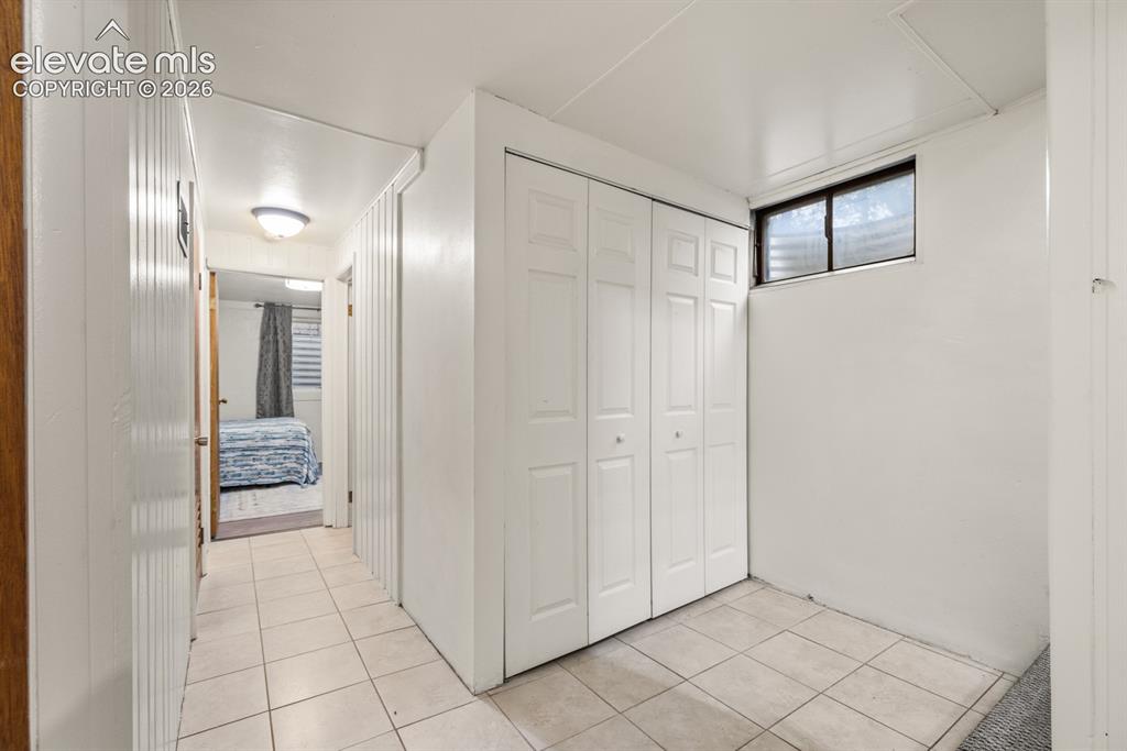 Image 17 of 32: Laundry closet