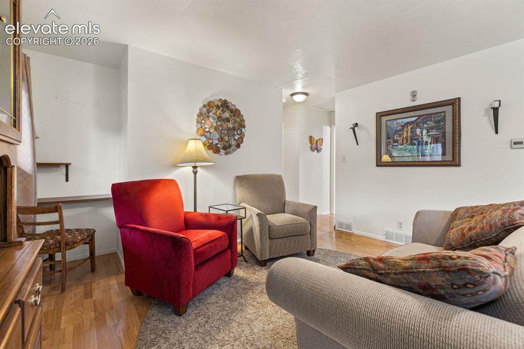 Image 9 of 32: Living room