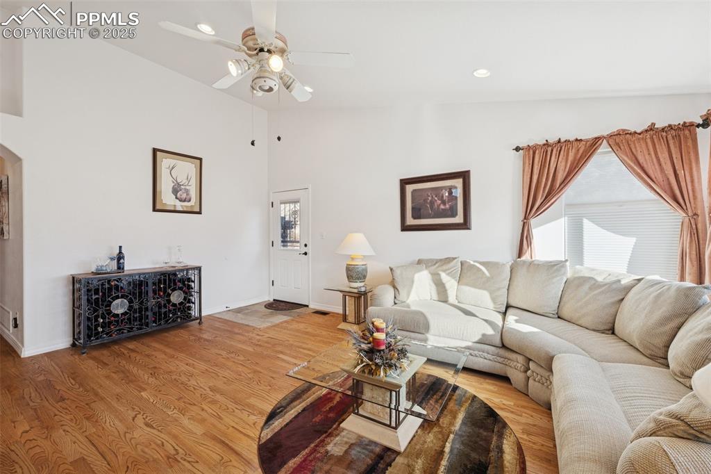 Image 30 of 45: Living Room