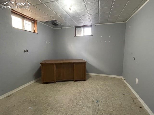 Image 16 of 19: Bedroom
