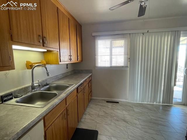 Image 5 of 12: Kitchen