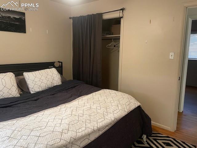 Image 6 of 12: Bedroom