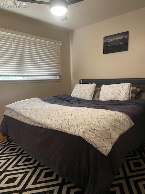 Image 7 of 12: Bedroom