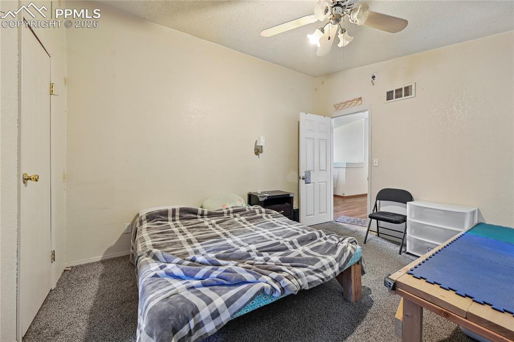 Image 13 of 33: Bedroom