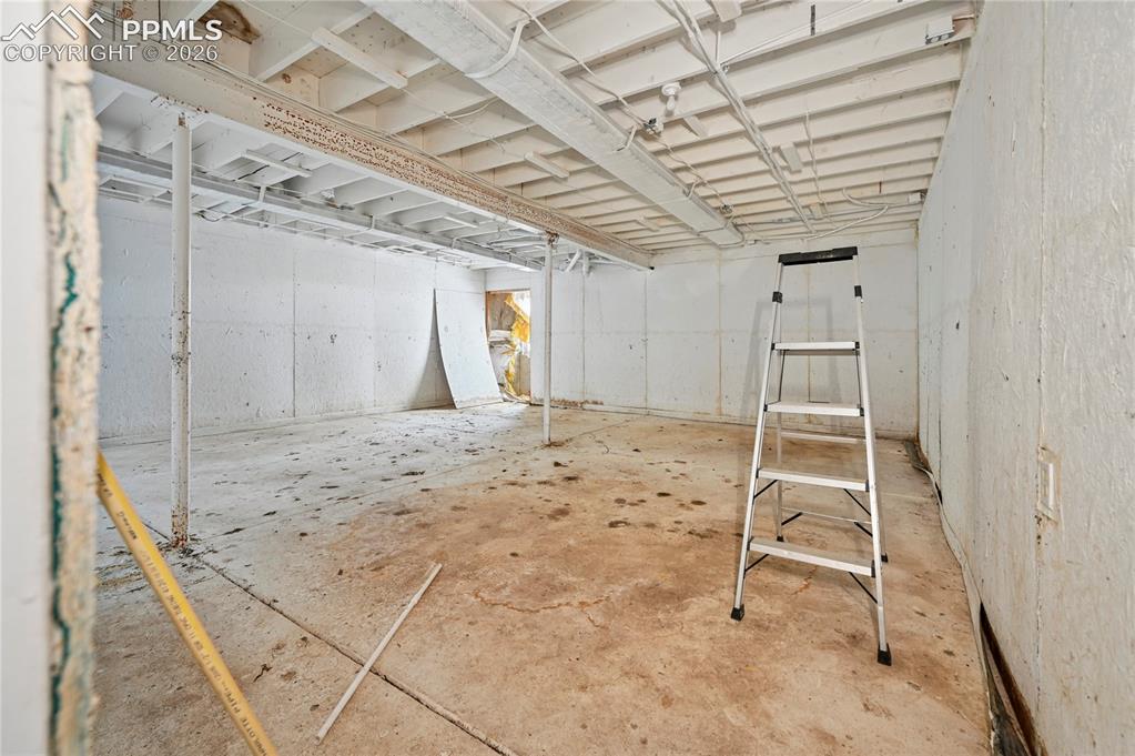 Image 19 of 33: Basement