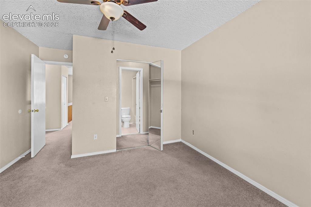 Image 16 of 30: Bedroom