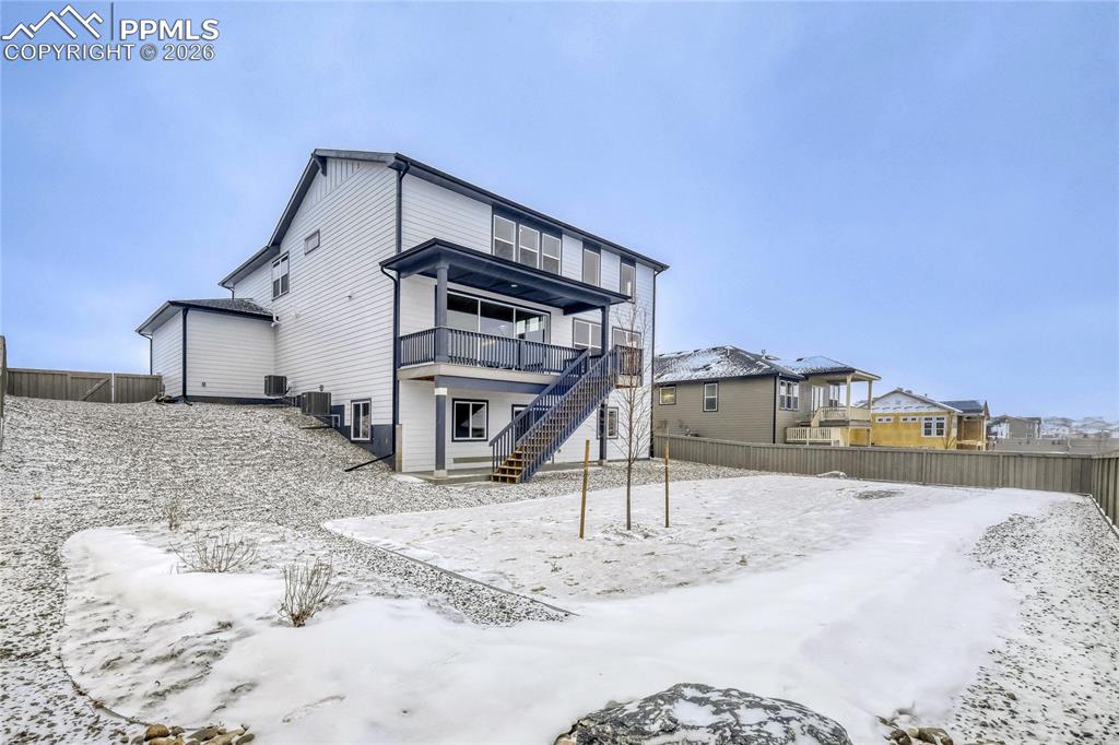 Image 28 of 28: Back of Structure