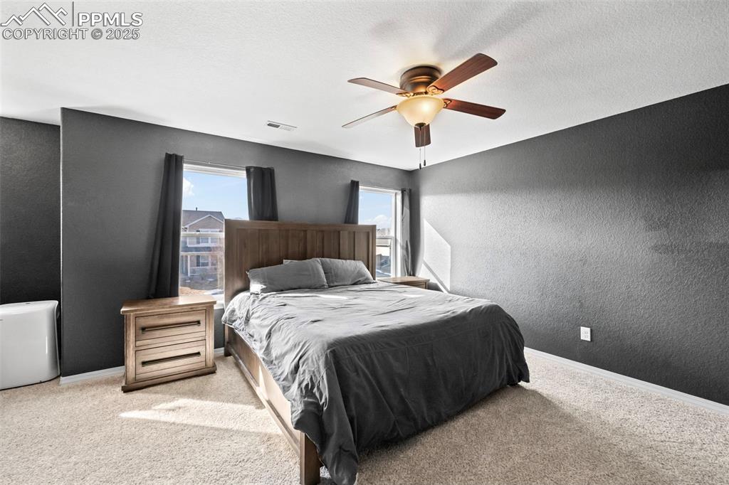 Image 10 of 21: Bedroom