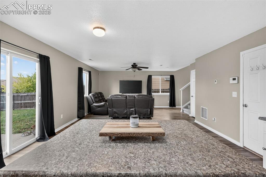 Image 13 of 21: Living Room
