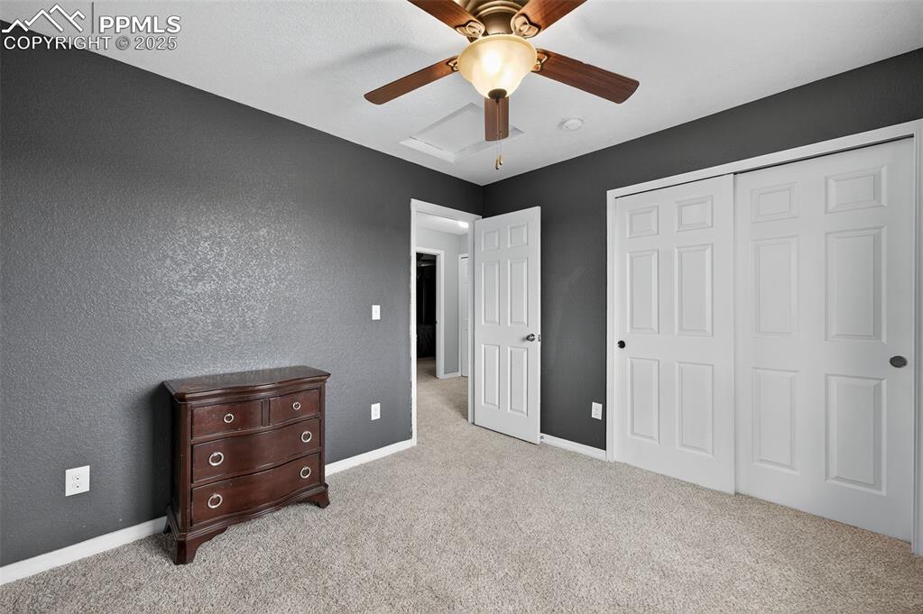 Image 8 of 21: Bedroom