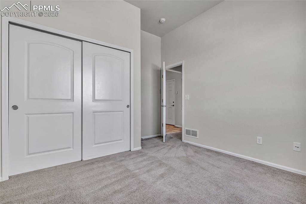 Image 15 of 25: Bedroom