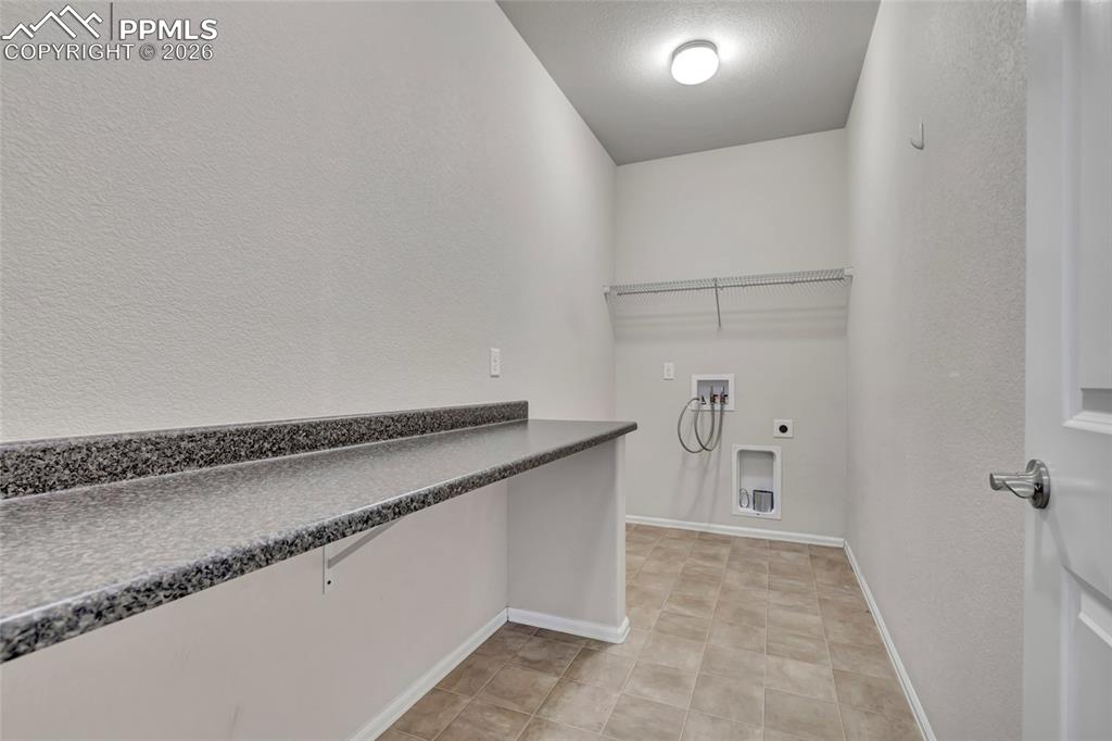 Image 16 of 25: Laundry