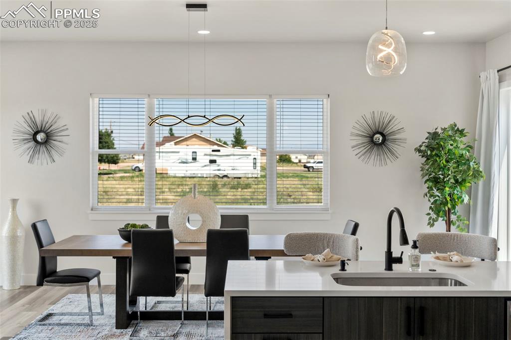 Image 10 of 36: Dining Area