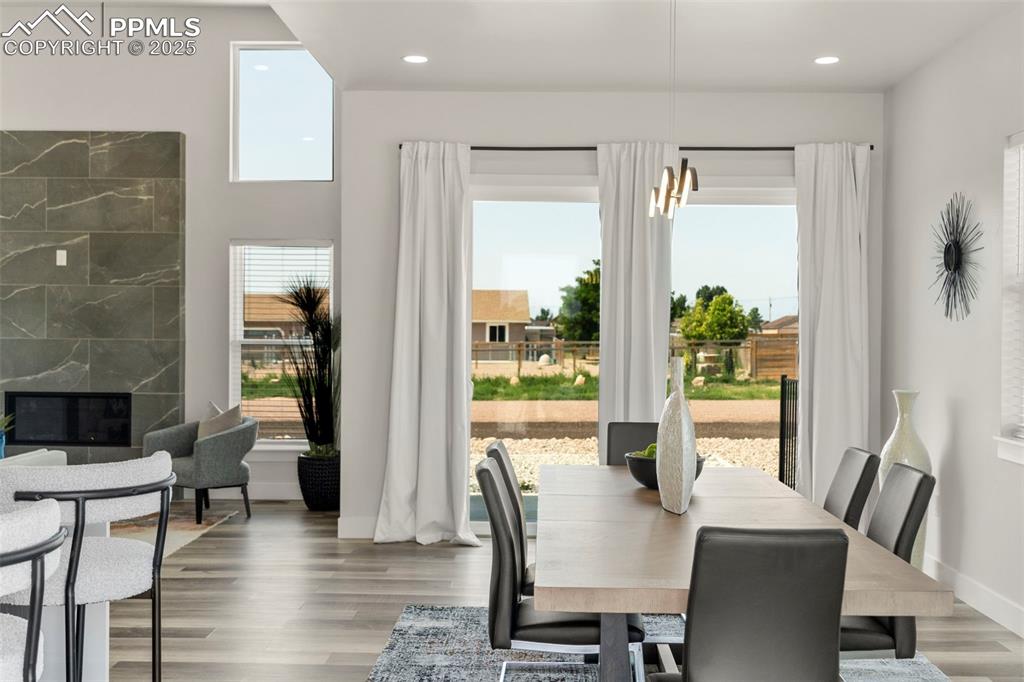 Image 12 of 36: Dining Area