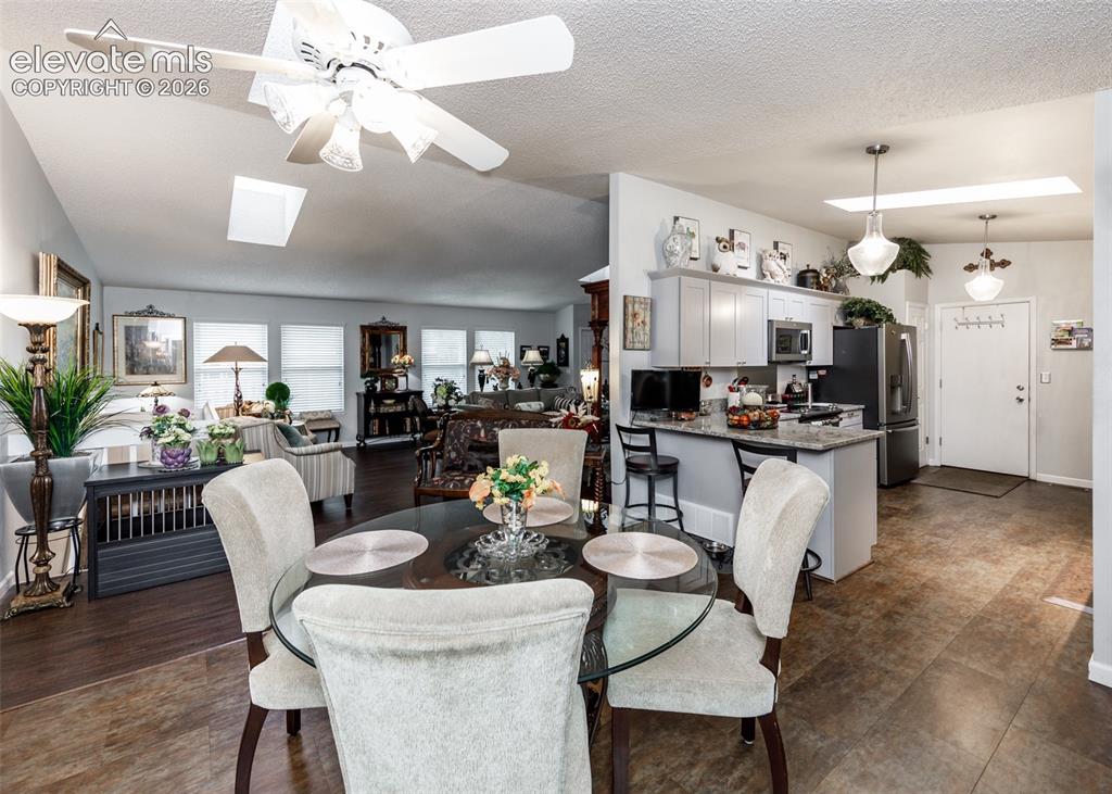 Image 12 of 47: Dining Area